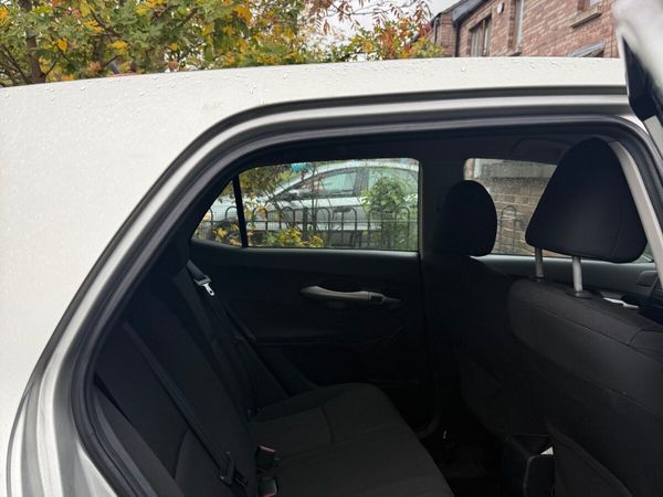 Toyota Auris Hatchback, Diesel, 2009, Silver