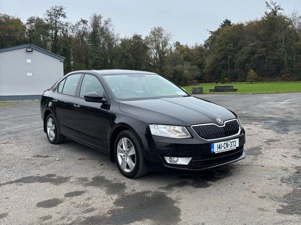 Skoda Octavia Saloon, Diesel, 2014, Black