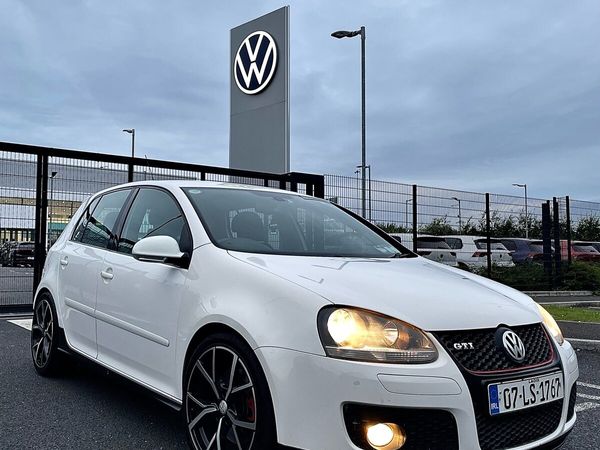 Volkswagen Golf Hatchback, Petrol, 2007, White