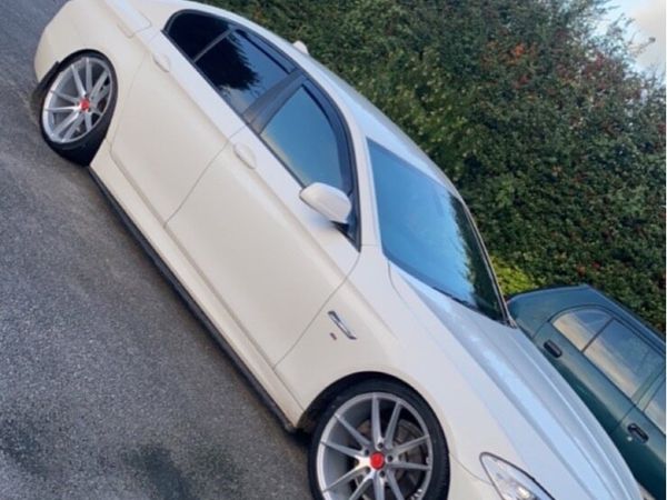 BMW 5-Series Saloon, Diesel, 2011, White