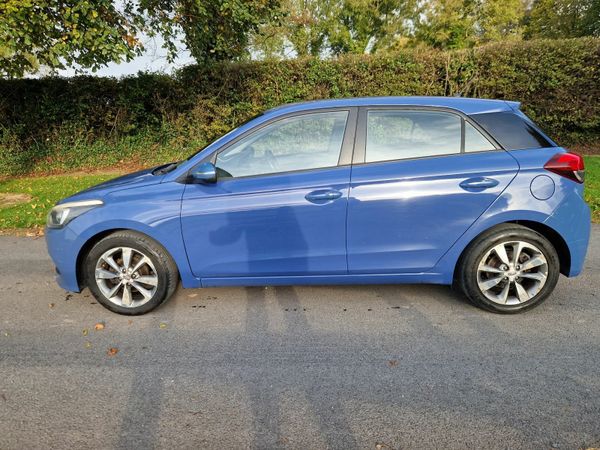 Hyundai i20 Hatchback, Petrol, 2016, Blue