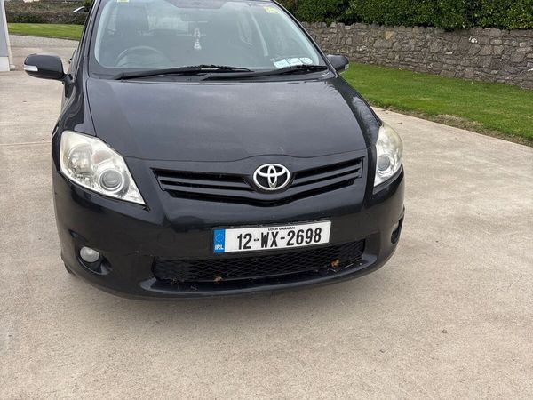 Toyota Auris Hatchback, Diesel, 2012, Black