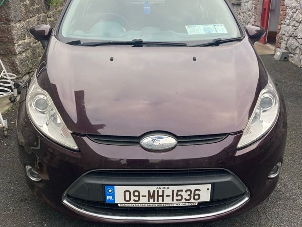 Ford Fiesta Hatchback, Petrol, 2009, Red