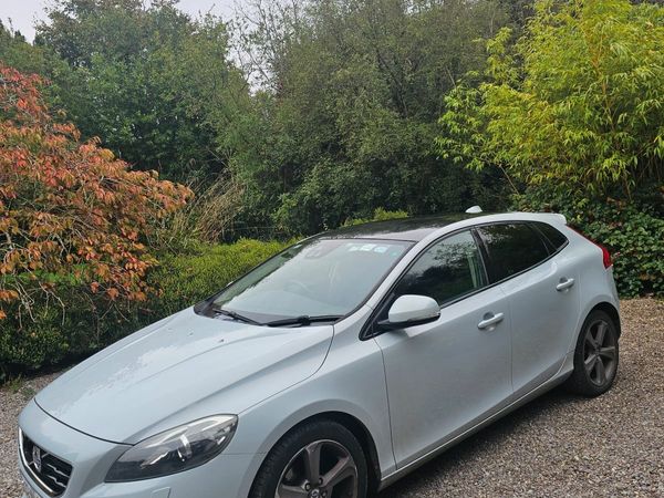 Volvo V40 Hatchback, Petrol, 2013, Grey