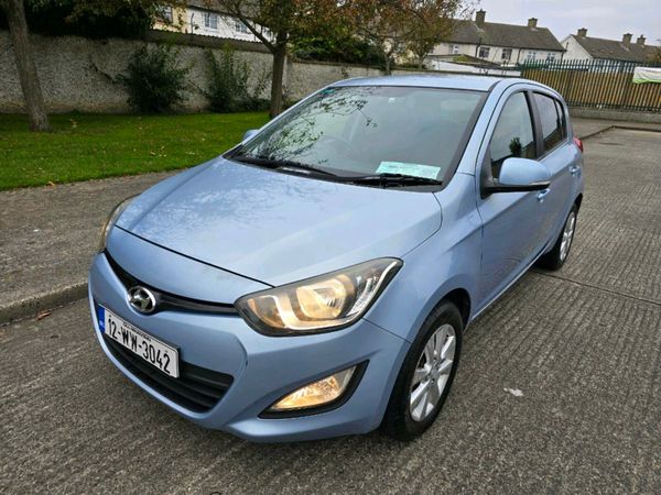 Hyundai i20 Hatchback, Petrol, 2012, Blue