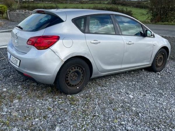 Opel Astra MPV, Diesel, 2012, Silver