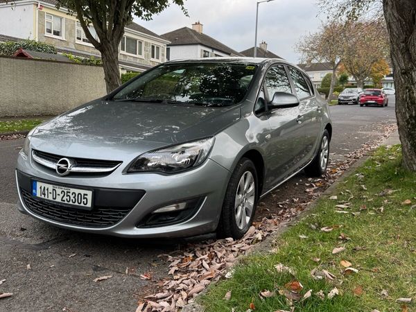 Opel Astra Hatchback, Diesel, 2014, Silver