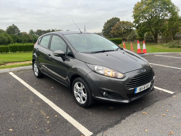 Ford Fiesta Hatchback, Petrol, 2016, Grey