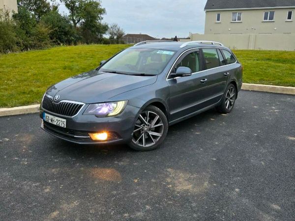 Volkswagen Passat Saloon, Diesel, 2018, Green