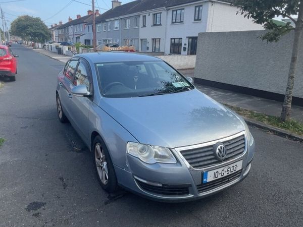 Volkswagen Passat Saloon, Diesel, 2010, Grey