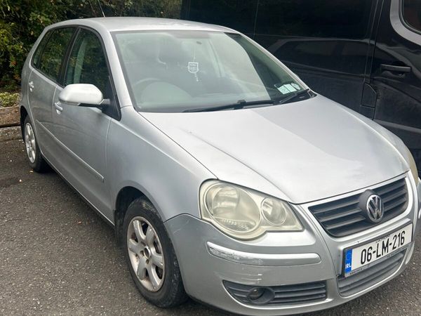 Volkswagen Polo Hatchback, Petrol, 2006, Silver