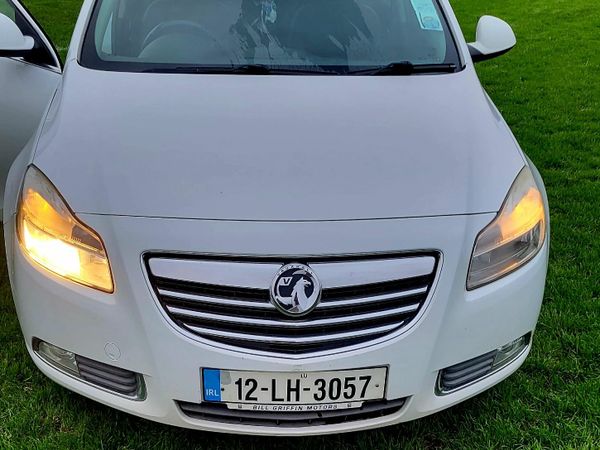 Vauxhall Insignia Saloon, Diesel, 2012, White