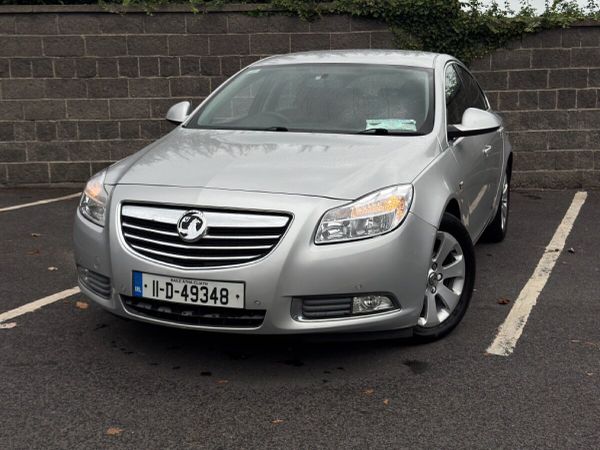 Vauxhall Insignia Hatchback, Diesel, 2011, Silver