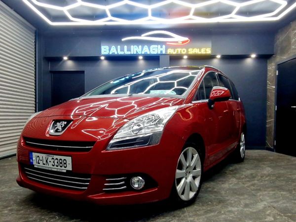 Peugeot 5008 MPV, Diesel, 2012, Red