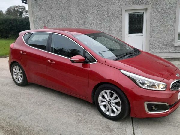 Kia Ceed Hatchback, Diesel, 2018, Red