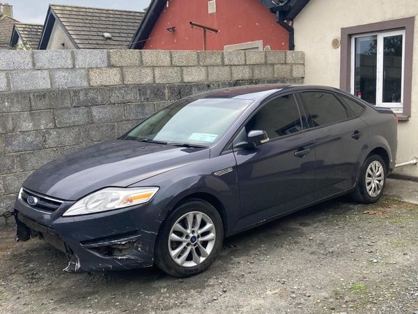 Ford Mondeo Saloon, Diesel, 2013, Grey