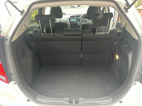Honda Fit Hatchback, Petrol, 2019, White