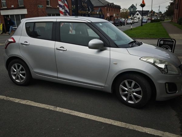Suzuki Swift Hatchback, Petrol, 2016, Silver