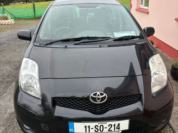 Toyota Yaris Hatchback, Petrol, 2011, Black