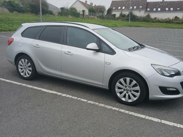 Vauxhall Astra Estate, Diesel, 2015, Silver
