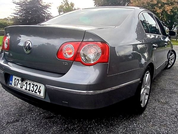 Volkswagen Passat Saloon, Diesel, 2007, Grey