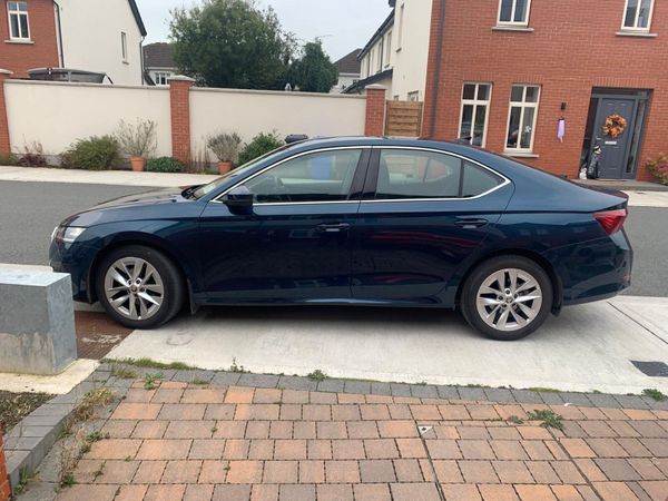 Skoda Octavia Saloon, Petrol, 2021, Blue