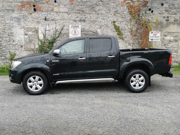 Toyota Hilux Pick Up, Diesel, 2011, Black