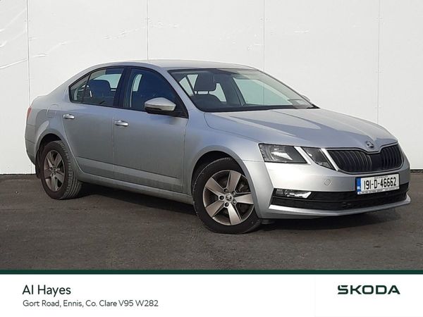 Skoda Octavia Saloon, Petrol, 2019, Silver