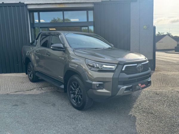 Toyota Hilux Pick Up, Diesel, 2023, Bronze
