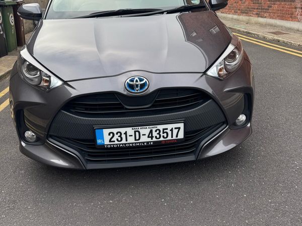 Toyota Yaris Hatchback, Petrol Hybrid, 2023, Grey