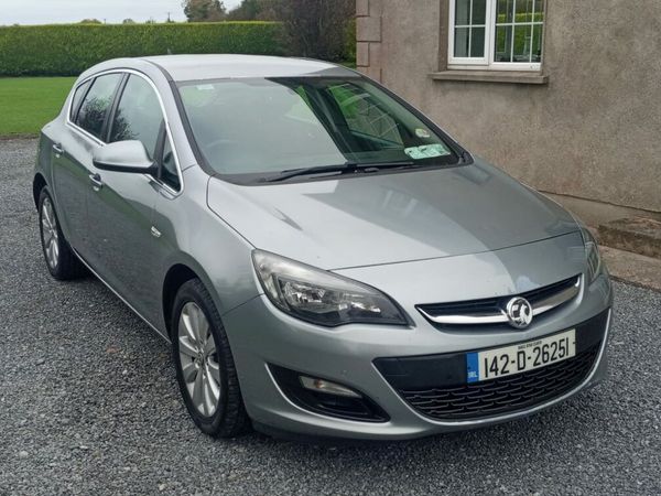 Vauxhall Astra Hatchback, Diesel, 2014, Silver