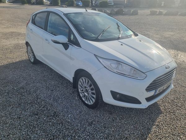 Ford Fiesta Hatchback, Diesel, 2014, White