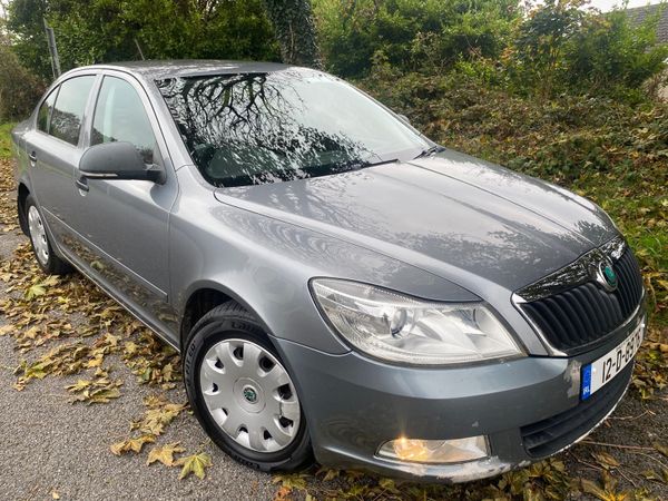 Skoda Octavia Saloon, Diesel, 2012, Grey