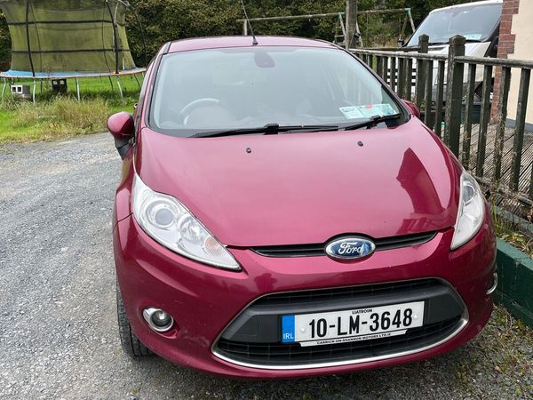 Ford Fiesta Hatchback, Diesel, 2010, Red