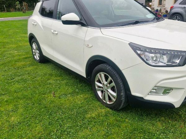 SsangYong Tivoli SUV, Petrol, 2016, White