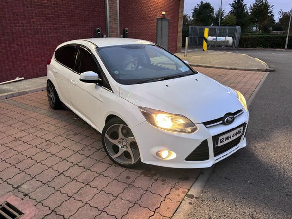 Ford Focus Hatchback, Diesel, 2012, White