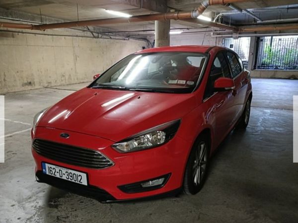 Ford Focus Hatchback, Petrol, 2016, Red