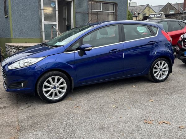 Ford Fiesta Hatchback, Petrol, 2015, Blue