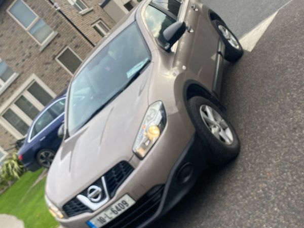 Nissan Qashqai Hatchback, Diesel, 2010, Beige