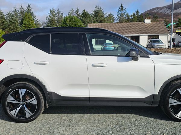Volvo XC40 SUV, Petrol Hybrid, 2022, White