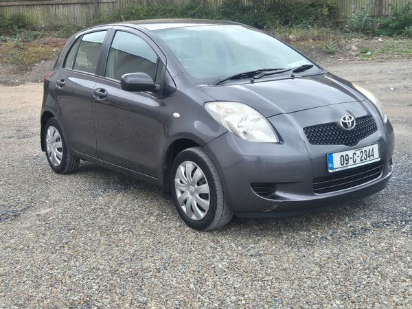 Toyota Yaris Hatchback, Petrol, 2009, Grey