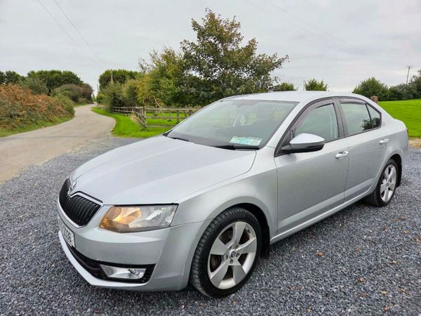 Skoda Octavia Saloon, Diesel, 2014, Silver