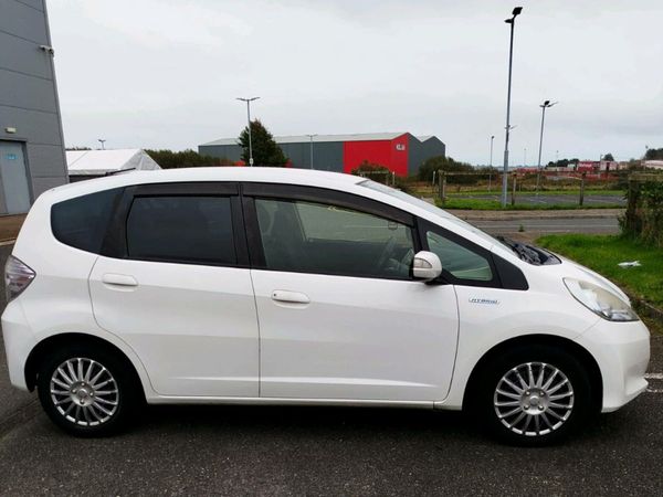 Honda Fit Hatchback, Petrol Hybrid, 2014, White