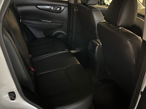 Nissan Qashqai SUV, Petrol, 2017, White