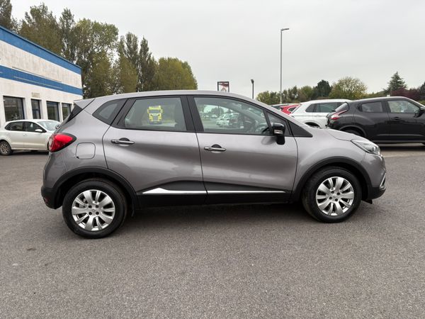 Renault Captur Hatchback, Diesel, 2016, Grey