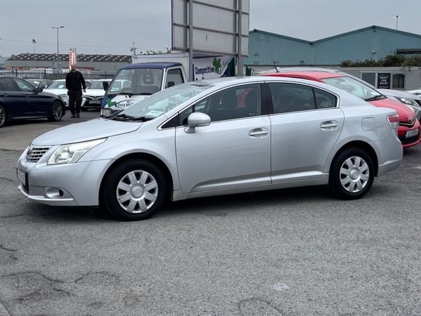 Toyota Avensis Saloon, Petrol, 2009, Silver