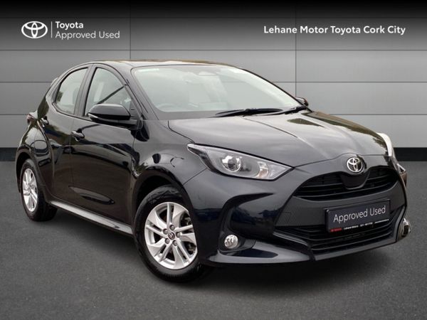 Toyota Yaris Hatchback, Petrol Hybrid, 2025, Black