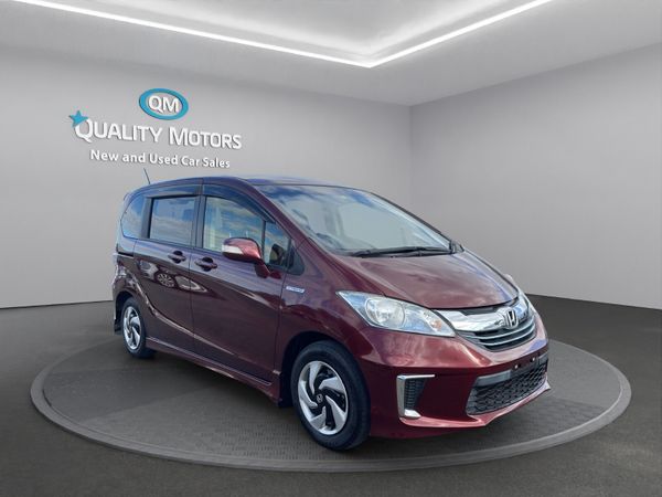 Honda Freed MPV, Petrol Hybrid, 2014, Red