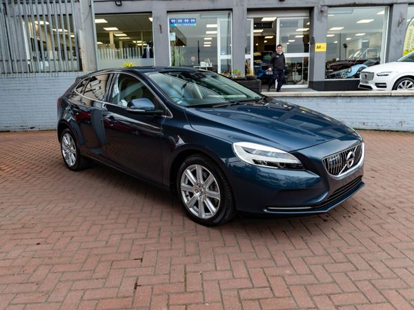 Volvo V40 Hatchback, Diesel, 2016, Blue