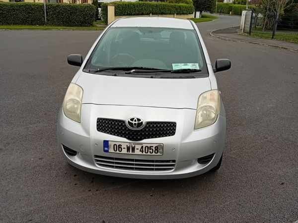 Toyota Yaris Hatchback, Petrol, 2006, Silver
